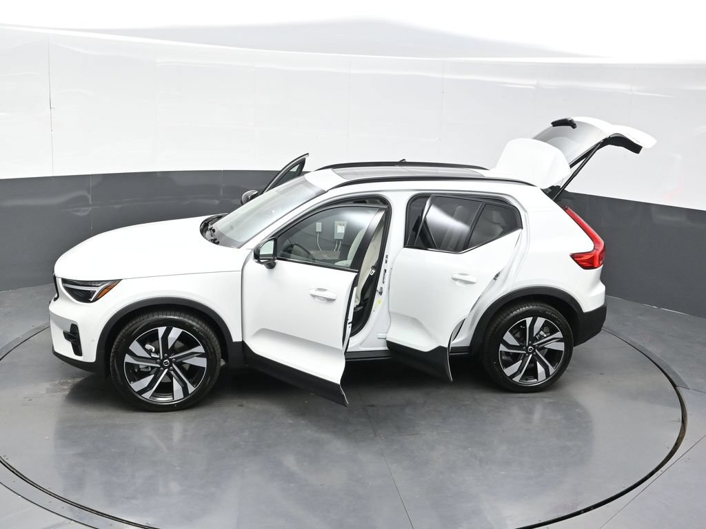 New 2026 Volvo XC40 B5 Ultra w/ Protection Package Premier AWD/4WD image 42