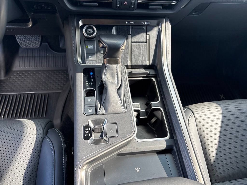 Certified 2024 Lexus GX 550 w/ Accessory Package (Z1) AWD/4WD image 16