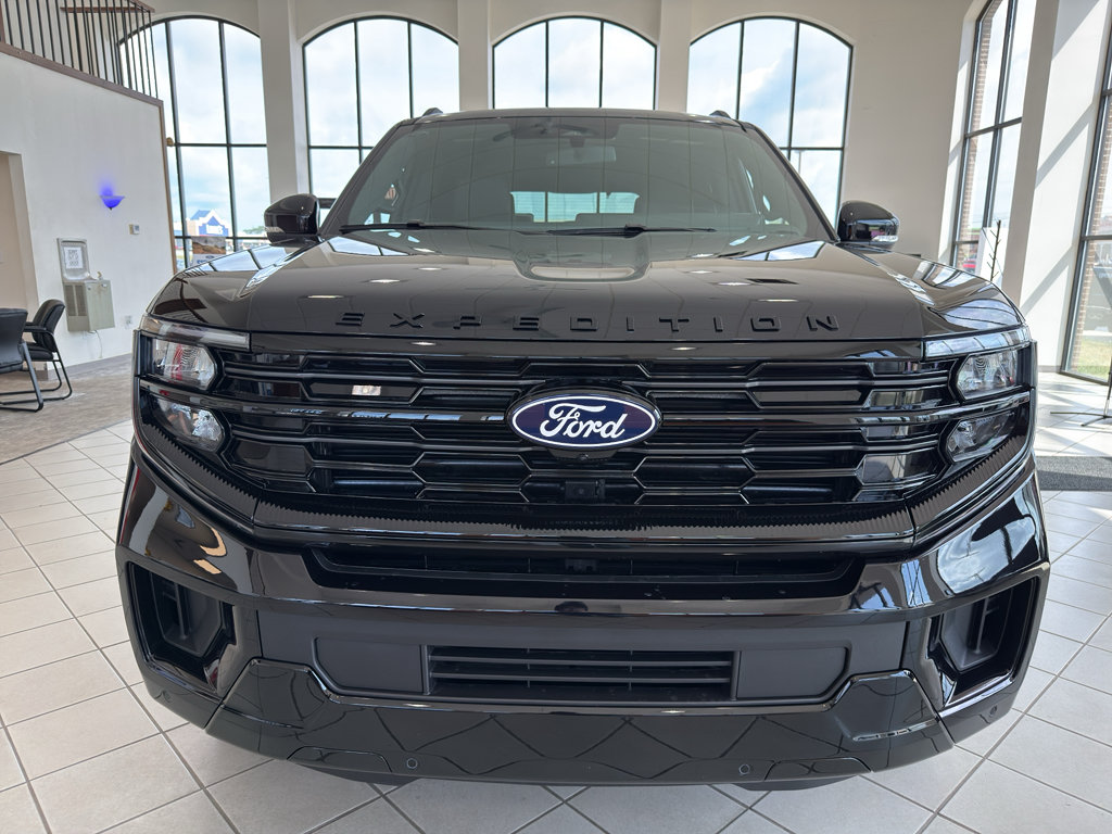 New 2027 Ford Expedition Platinum w/ Stealth Appearance Package AWD/4WD image 7