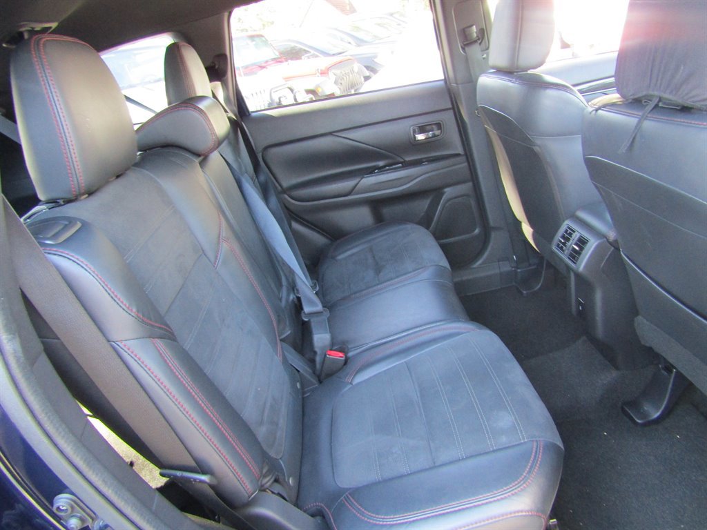 Used 2020 Mitsubishi Outlander LE FWD image 6