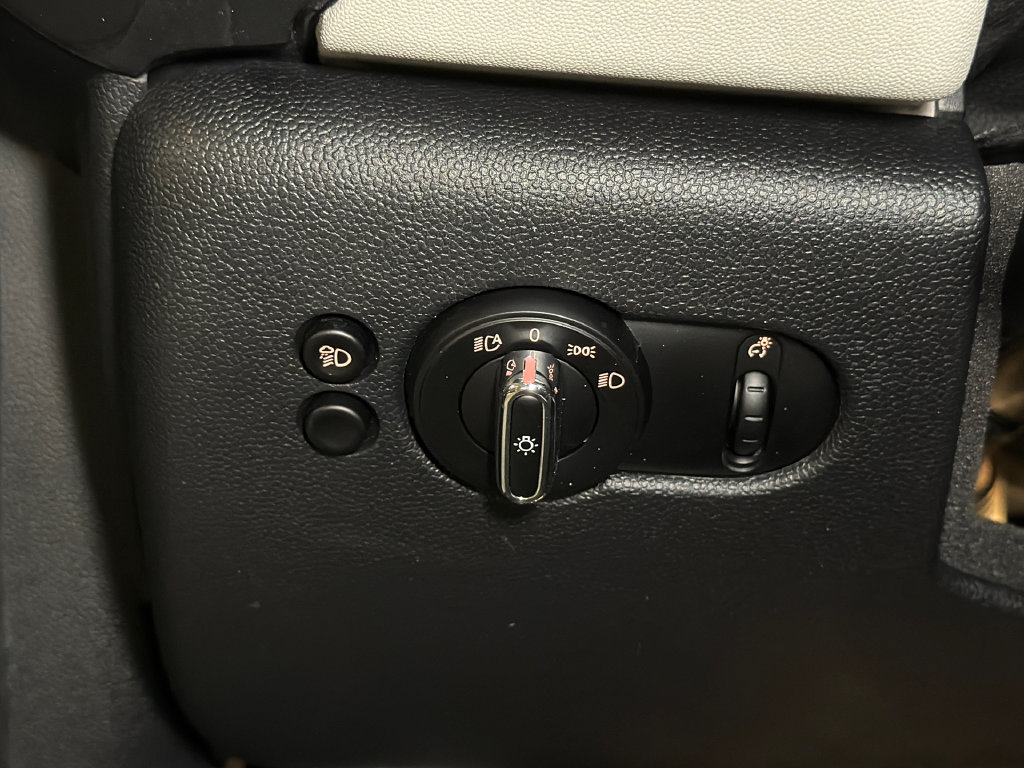Used 2023 MINI Cooper SE FWD image 19