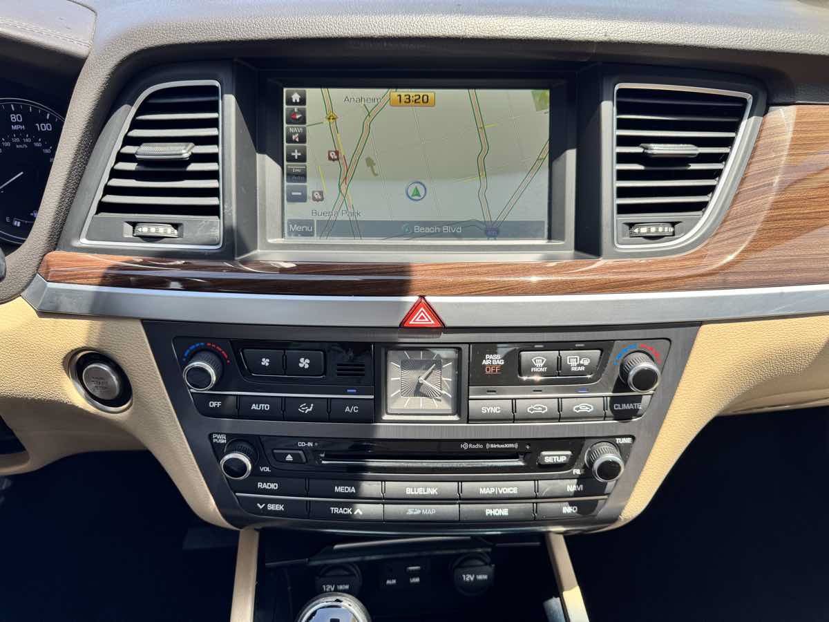 Used 2015 Hyundai Genesis 3.8 RWD image 45