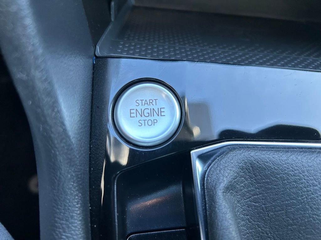 Used 2023 Volkswagen Taos SE image 15