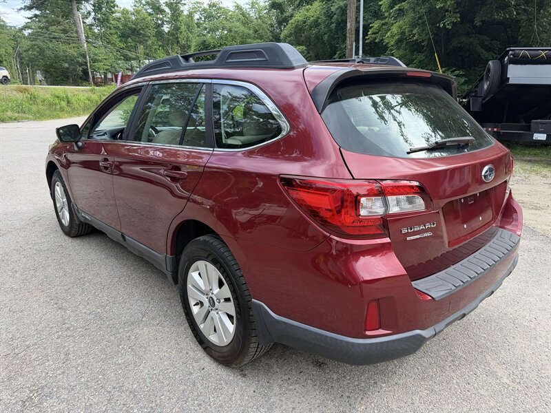 Used 2017 Subaru Outback 2.5i AWD/4WD image 7