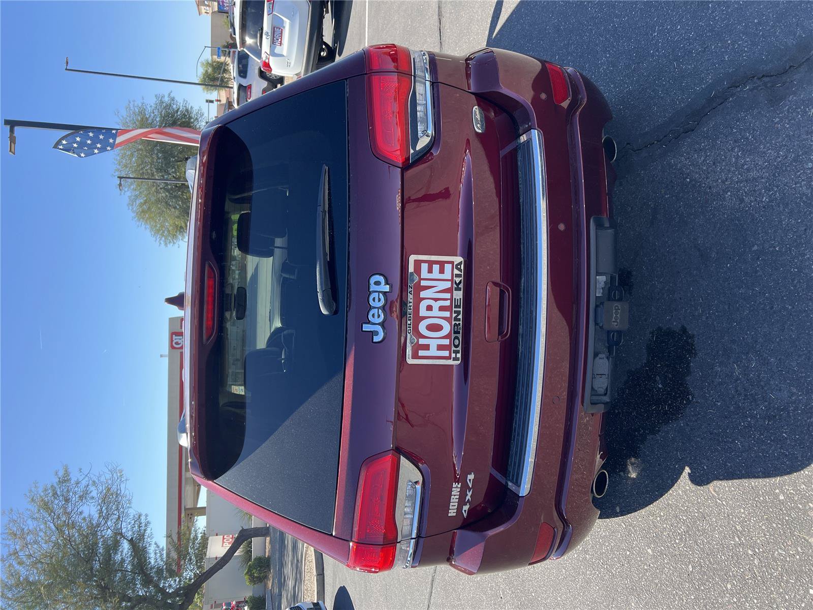 Used 2018 Jeep Grand Cherokee Overland AWD/4WD image 6