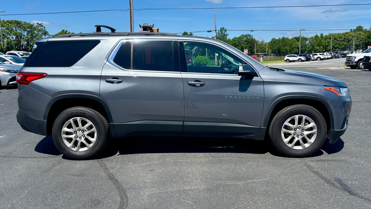Used 2020 Chevrolet Traverse LT w/ LPO, Cargo Package image 5