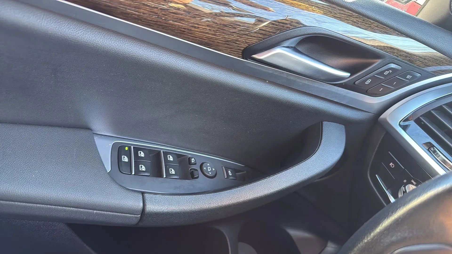 Used 2019 BMW X4 xDrive30i w/ Premium Package image 22