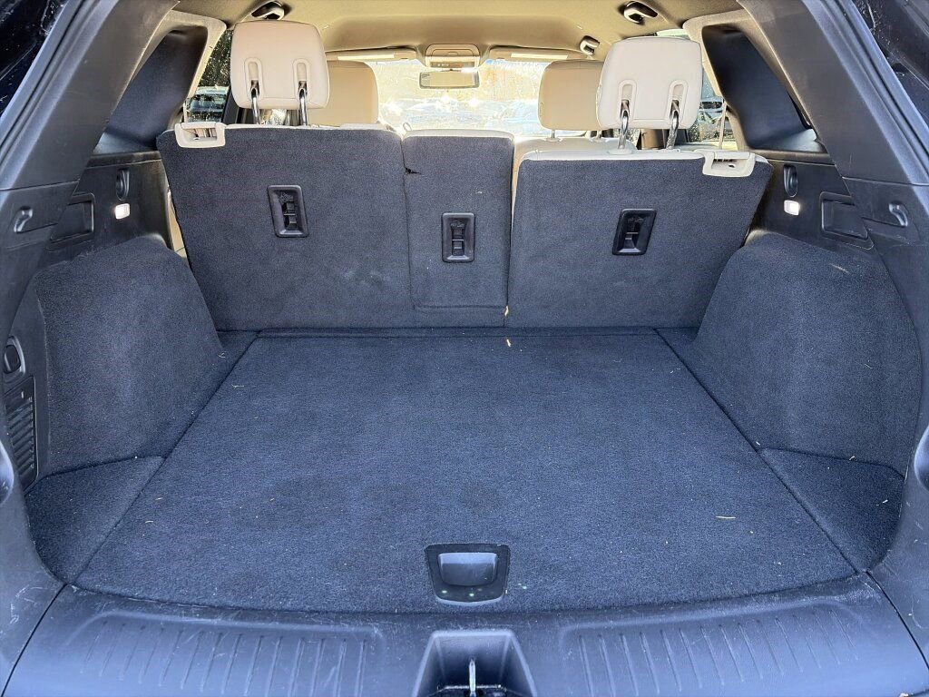 Used 2017 Cadillac XT5 FWD image 8