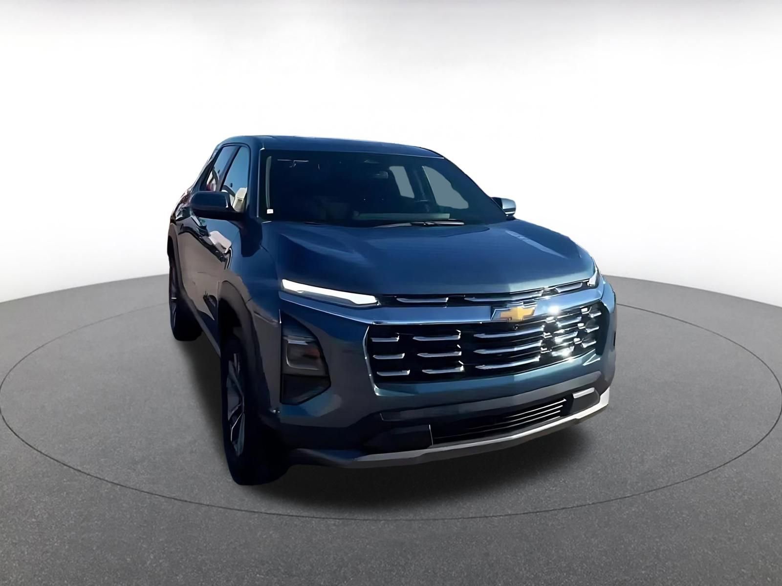 Used 2025 Chevrolet Equinox LT image 3