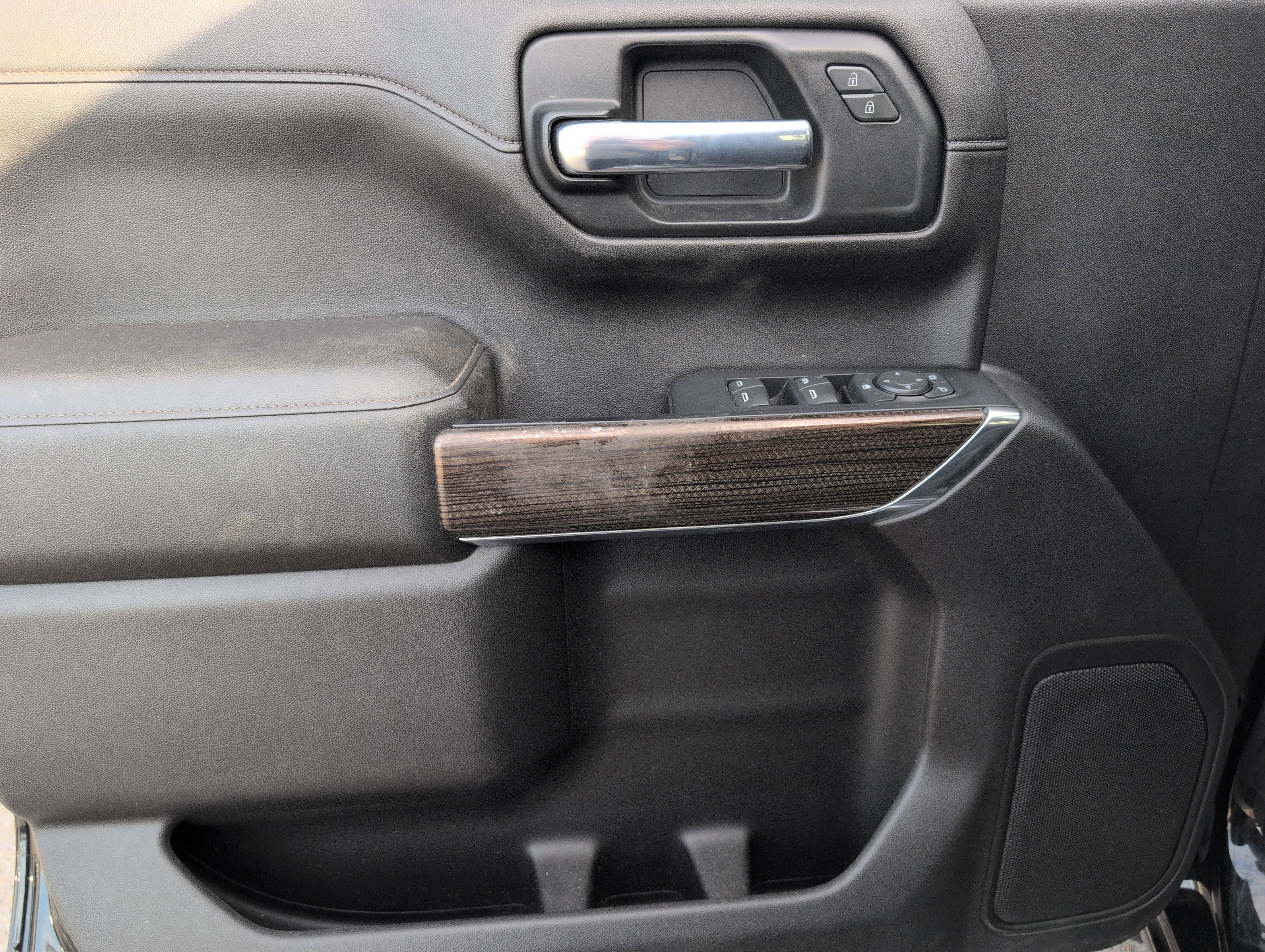Used 2021 Chevrolet Silverado 1500 LT image 15
