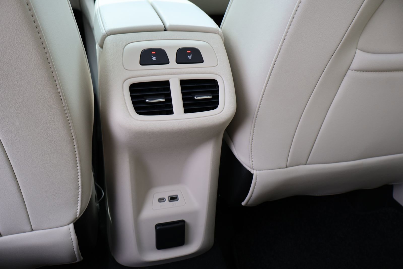 Used 2023 Buick Envision Avenir FWD image 15