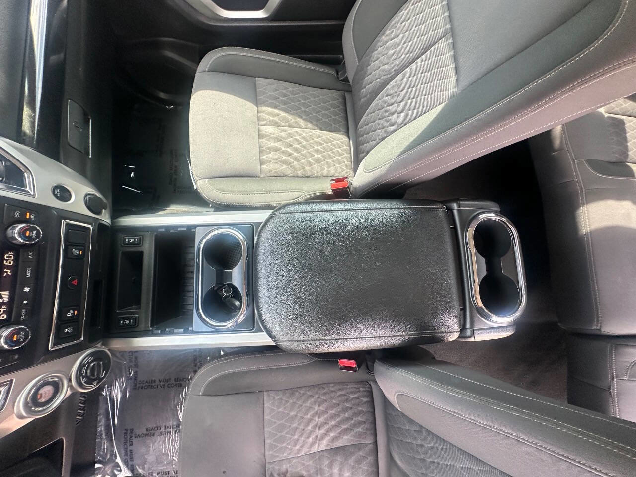 Used 2021 Nissan Titan SV w/ SV Convenience Package image 13