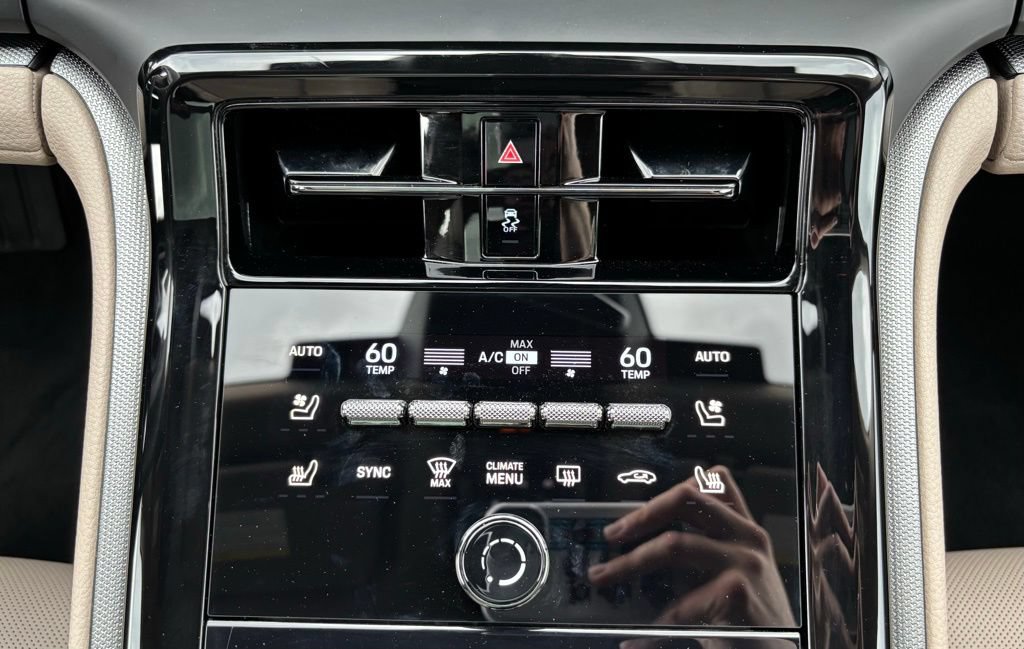 Certified 2025 Porsche Panamera 4 AWD/4WD image 27