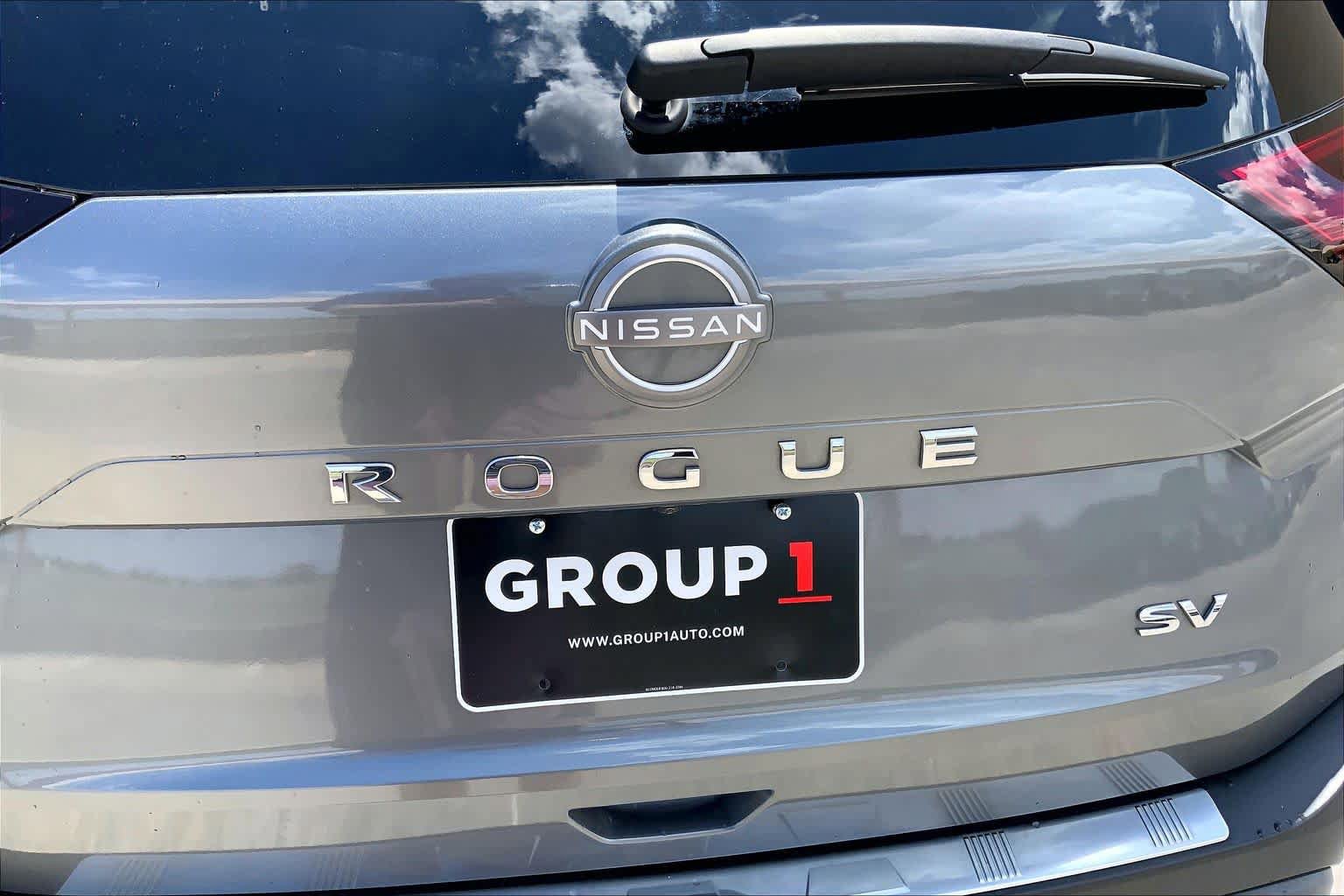 Used 2023 Nissan Rogue SV FWD image 10