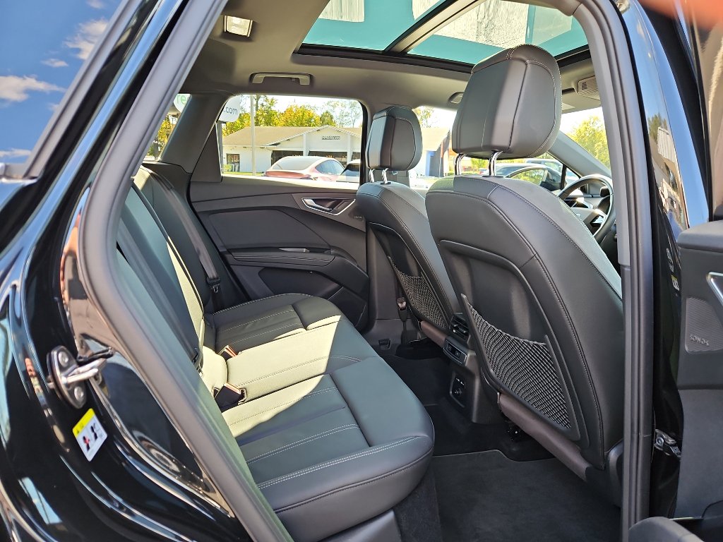 Used 2022 Audi Q4 e-tron Prestige image 21