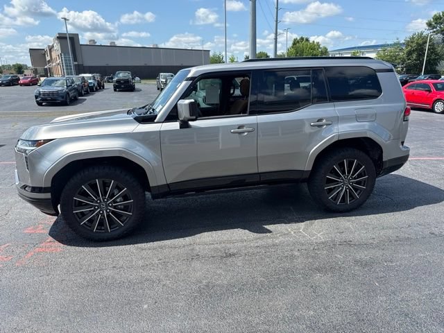 Used 2025 Lexus GX 550 AWD/4WD image 4