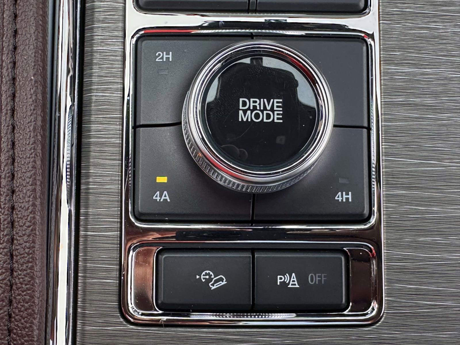 Used 2024 Ford Expedition Limited image 28