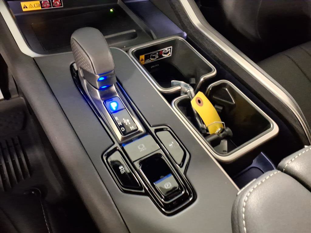 New 2025 Lexus TX 500h AWD image 8