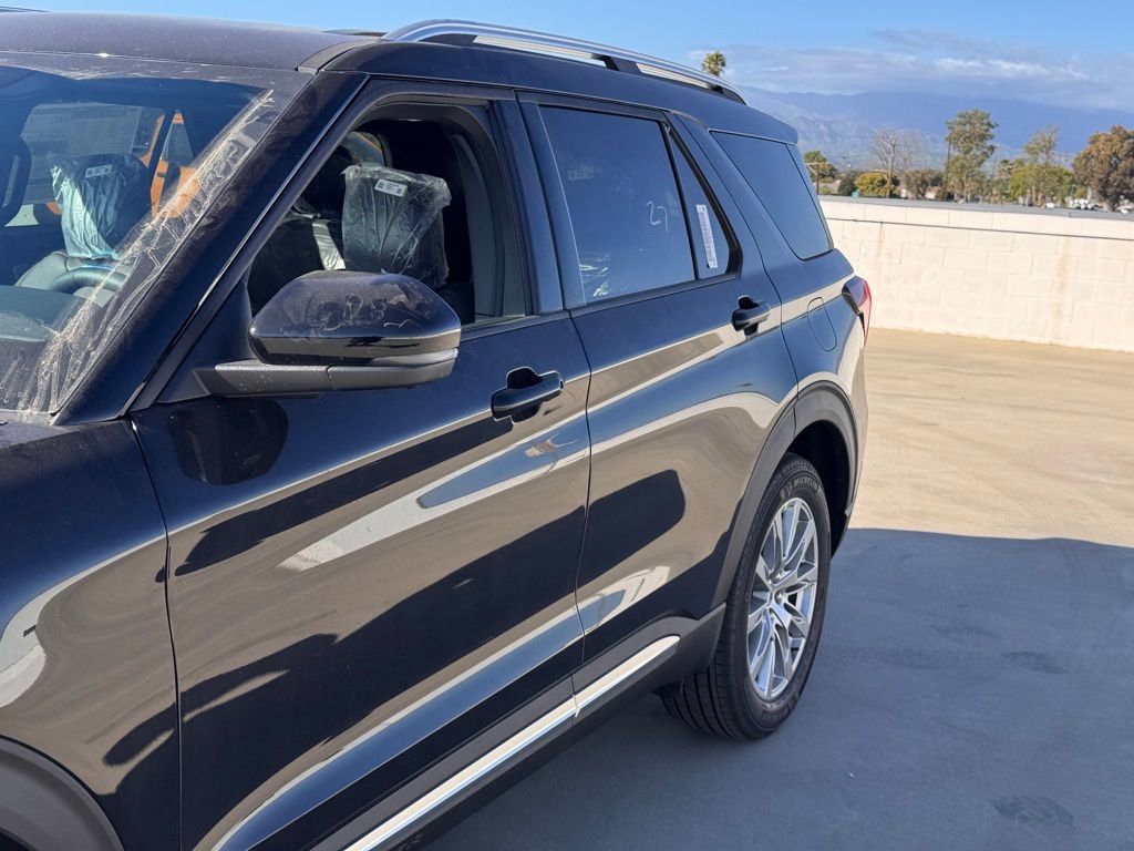 New 2026 Ford Explorer Platinum image 9