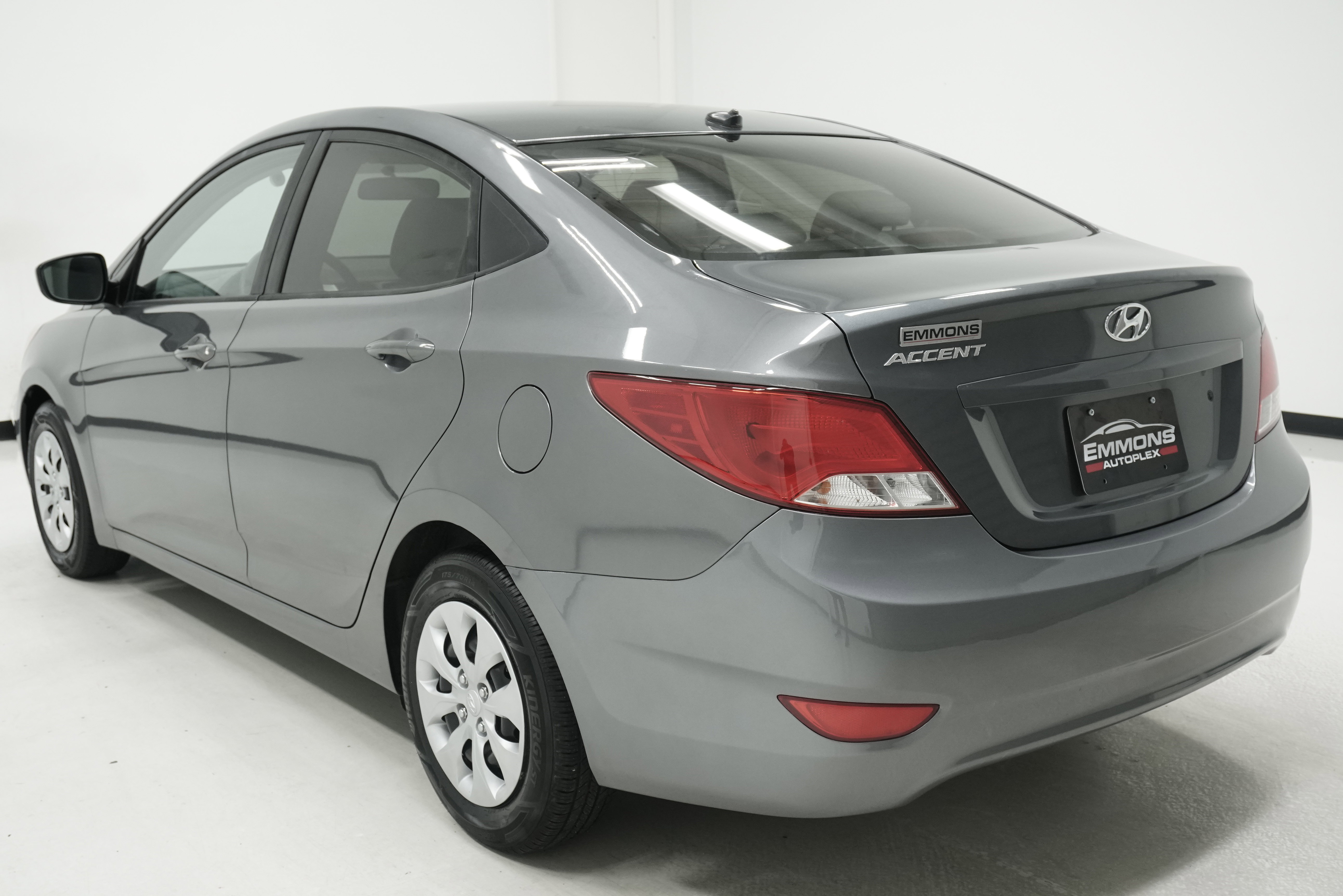 Used 2016 Hyundai Accent SE FWD image 6