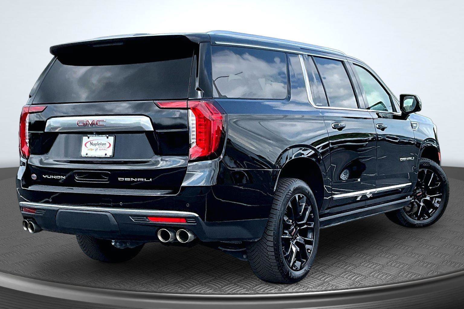 Used 2023 GMC Yukon XL Denali w/ LPO, Floor Liner Package AWD/4WD image 2