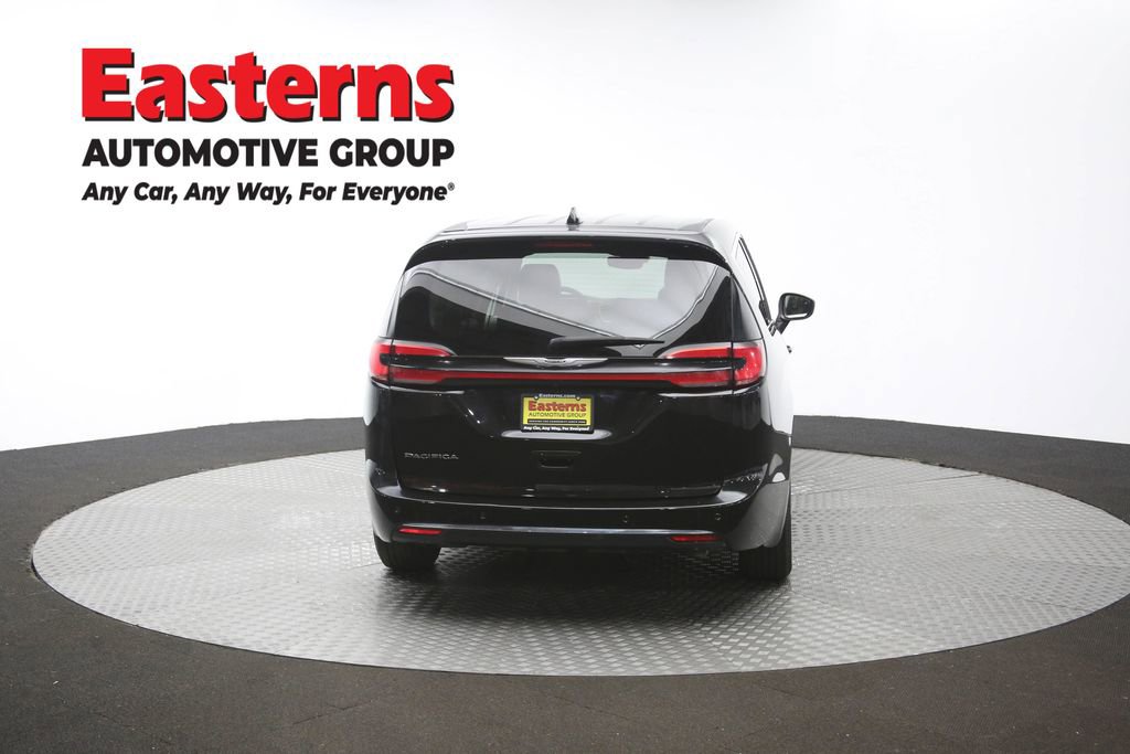 Used 2023 Chrysler Pacifica Touring-L FWD image 40