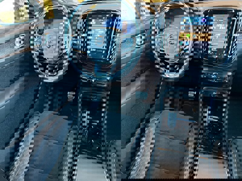 Used 2021 Volvo XC40 P8 Recharge image 17