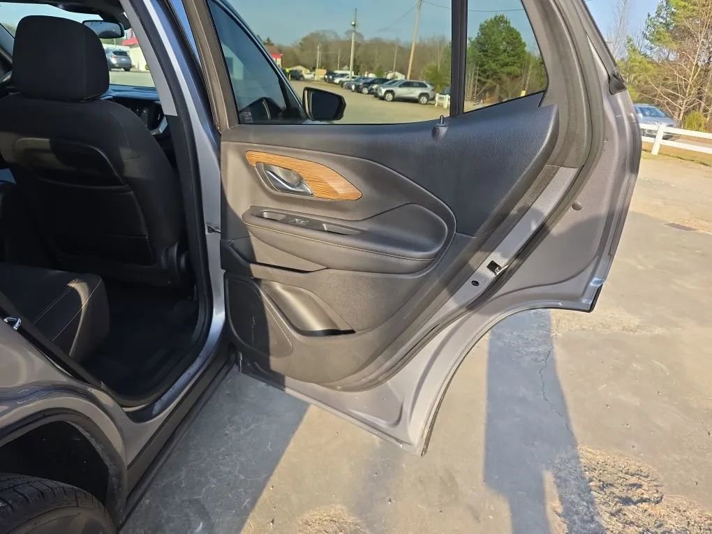 Used 2018 GMC Terrain SLE image 42