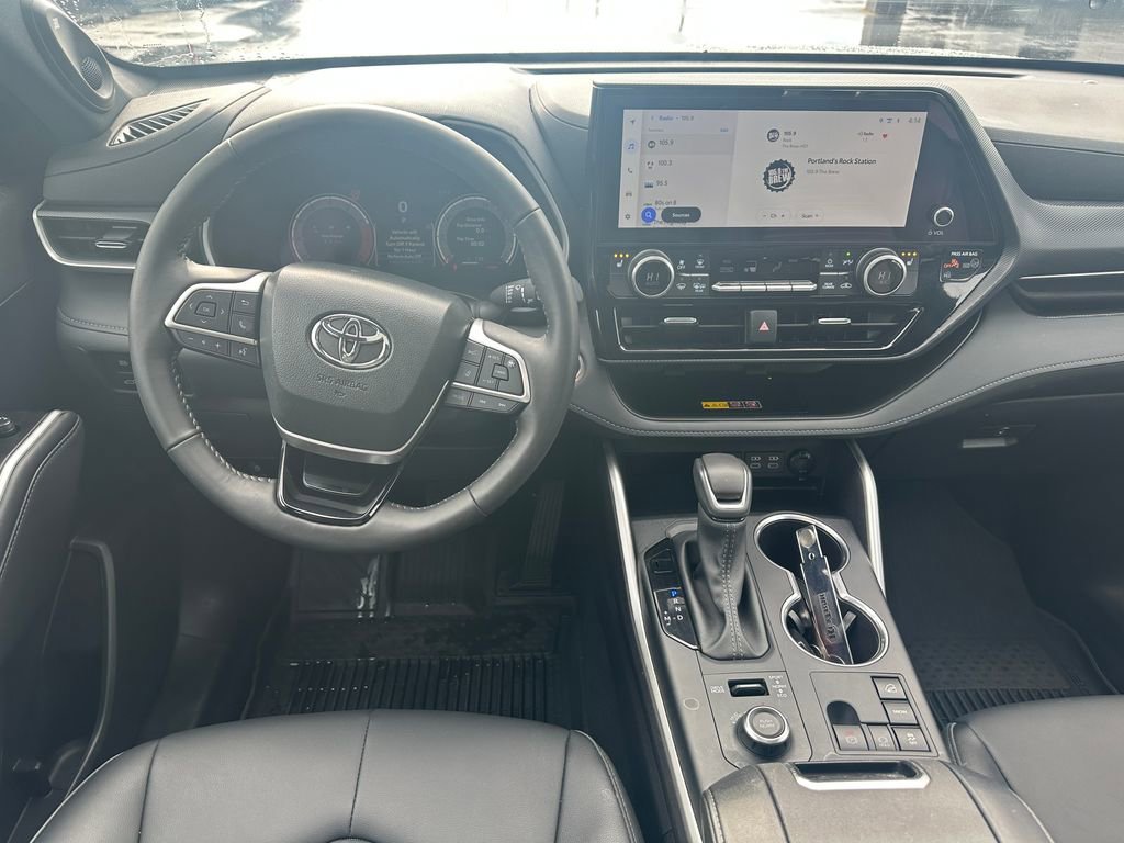 Certified 2025 Toyota Highlander XSE AWD/4WD image 17