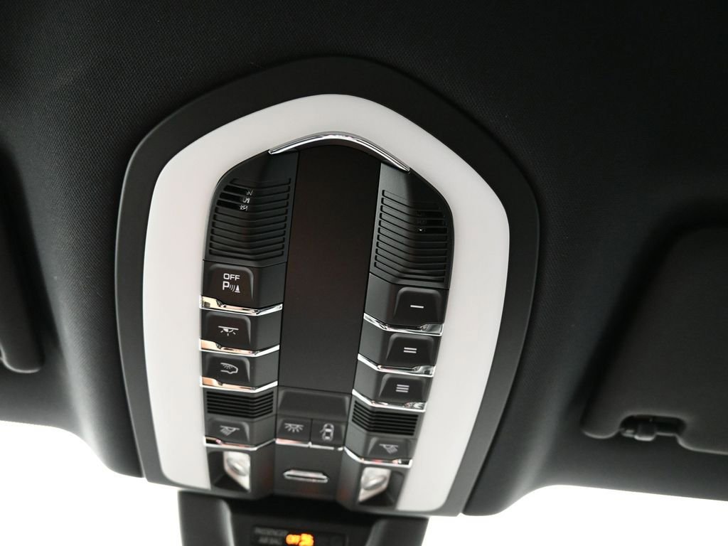 Certified 2022 Porsche Macan GTS AWD/4WD image 23
