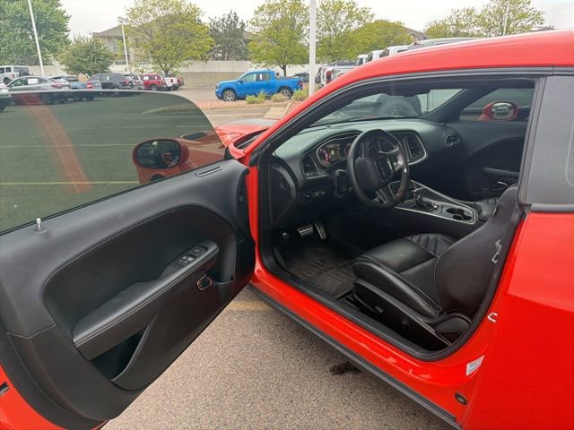 Used 2016 Dodge Challenger SRT Hellcat RWD image 15