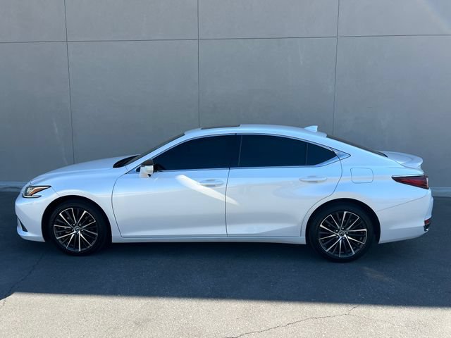 Used 2025 Lexus ES 300h w/ Premium Package FWD image 5