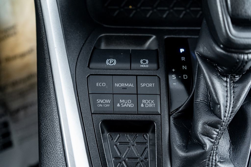 Certified 2024 Toyota RAV4 LE image 27