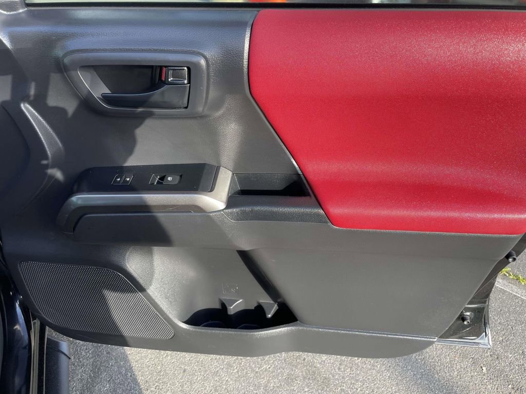 Used 2022 Toyota Tacoma SR5 w/ Technology Package image 44