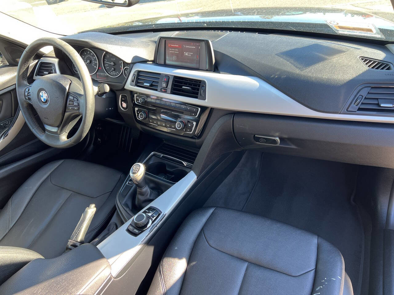 Used 2018 BMW 320i Sedan image 17