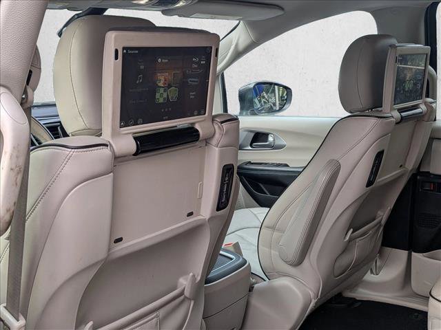 Used 2018 Chrysler Pacifica Limited w/ Advanced Safetytec Group image 18