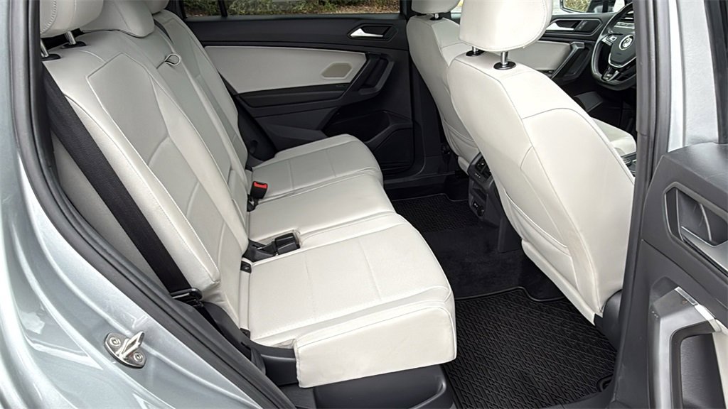 Used 2021 Volkswagen Tiguan SE R-Line image 14