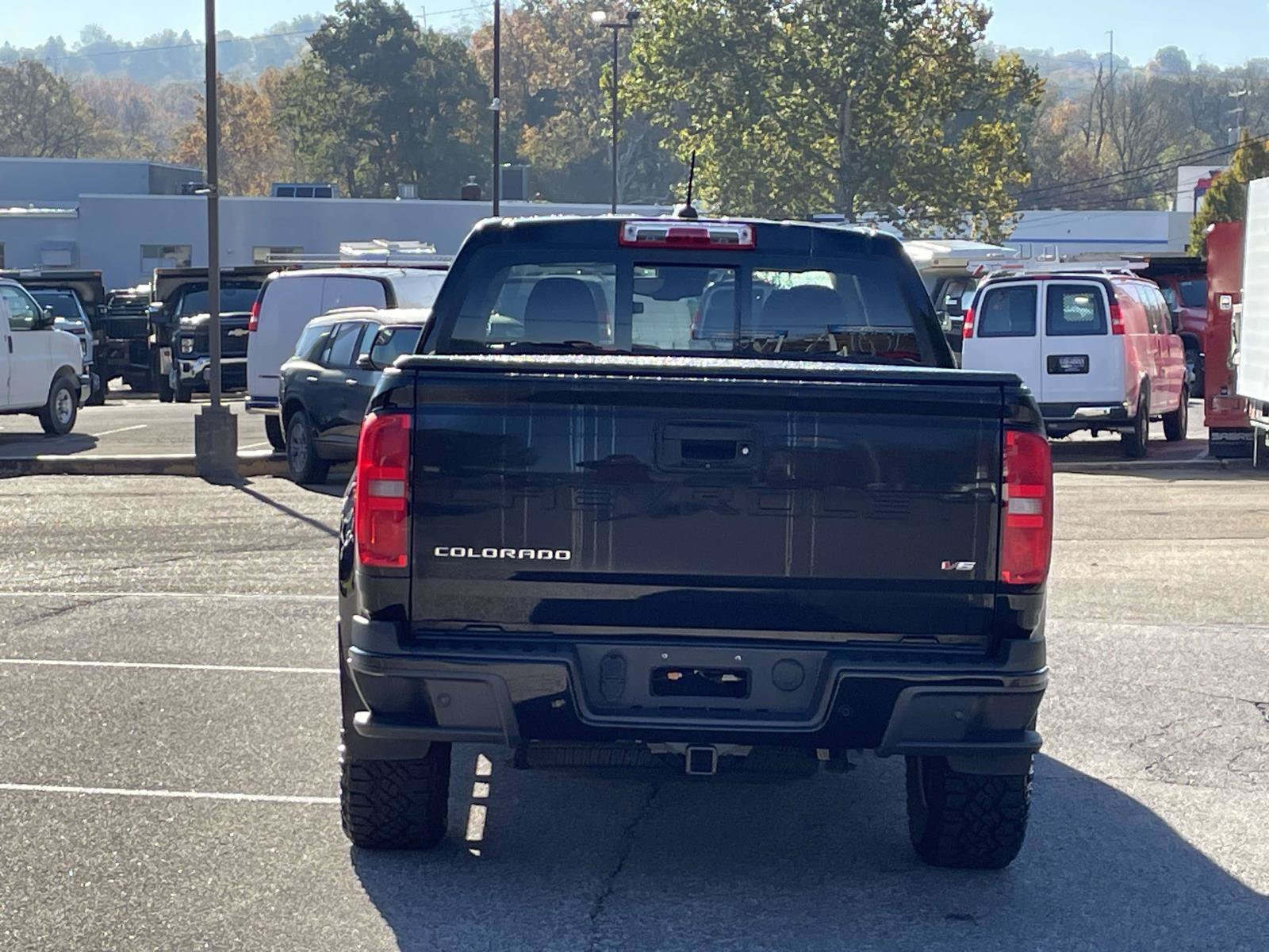 Certified 2022 Chevrolet Colorado Z71 w/ Z71 Midnight Edition AWD/4WD image 4