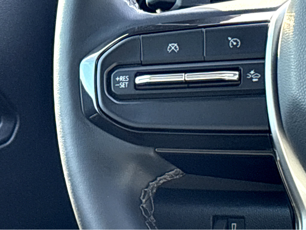 Used 2024 Chevrolet Colorado ZR2 w/ Technology Package image 13