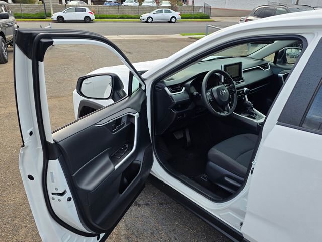 Used 2025 Toyota RAV4 LE FWD image 39