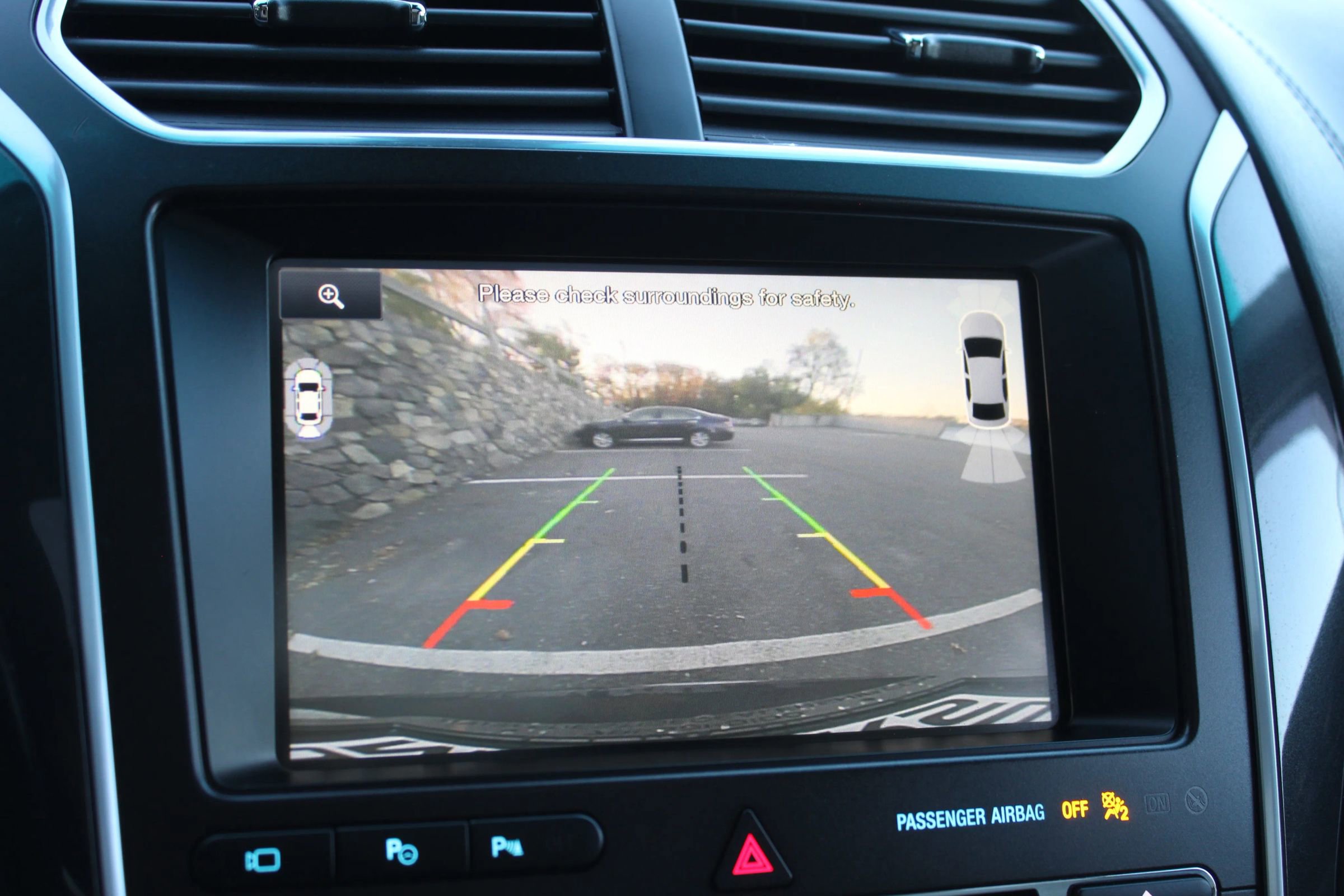 Used 2016 Ford Explorer Platinum image 40