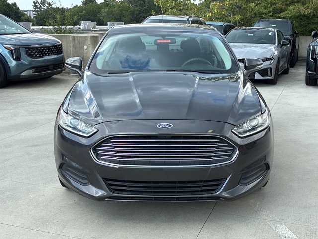 Used 2016 Ford Fusion SE FWD image 3