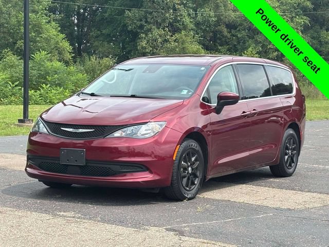 Used 2023 Chrysler Voyager LX FWD image 31