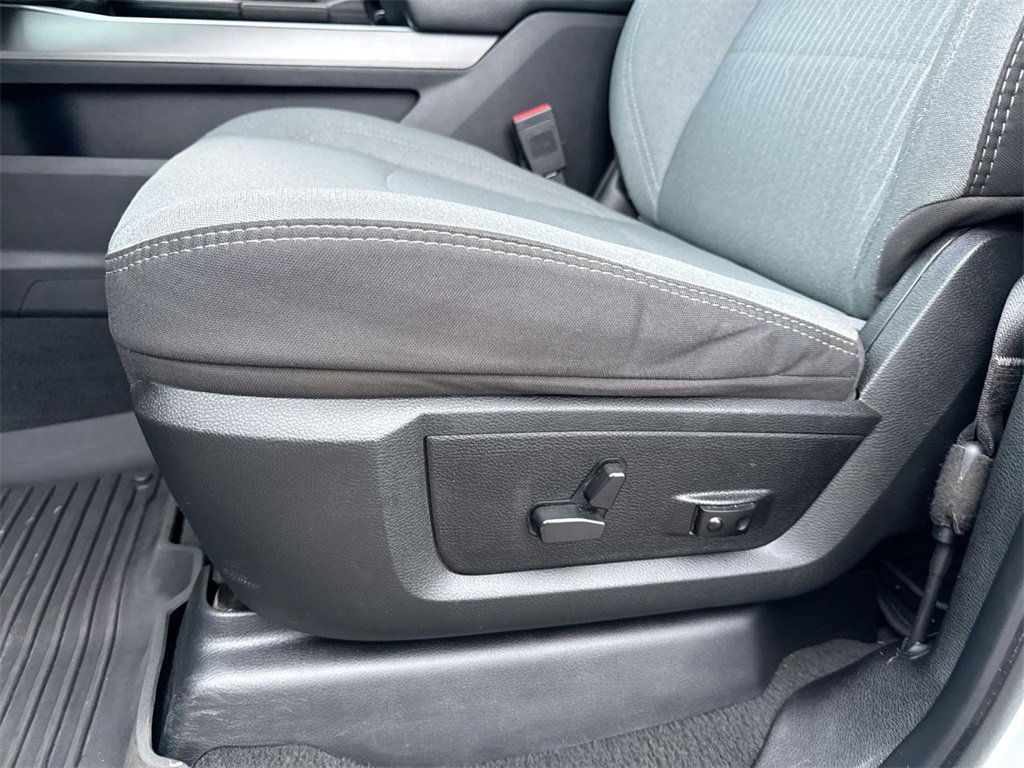 Used 2024 RAM 2500 Big Horn w/ Off Road Package image 12