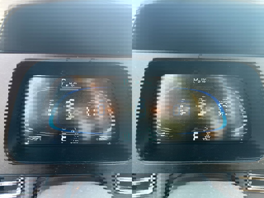 Used 2024 Hyundai Elantra SE image 9