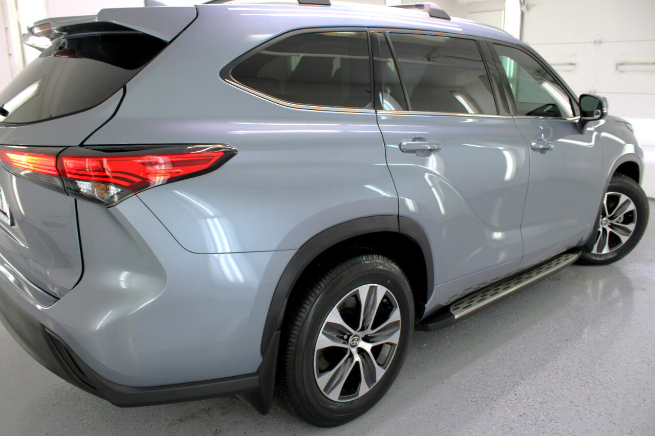 Used 2021 Toyota Highlander XLE image 15