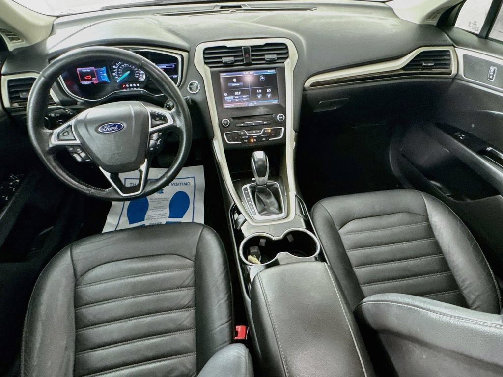Used 2016 Ford Fusion SE w/ Equipment Group 202A AWD/4WD image 28