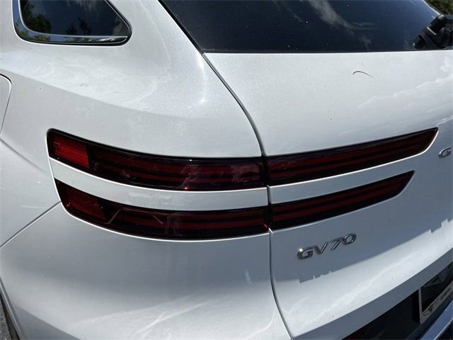 Used 2026 Genesis GV70 2.5T Select image 16