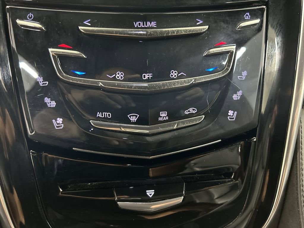 Used 2020 Cadillac Escalade Platinum AWD/4WD image 16
