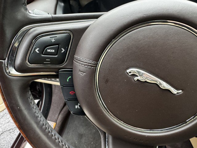 Used 2016 Jaguar XJ R-Sport RWD image 22
